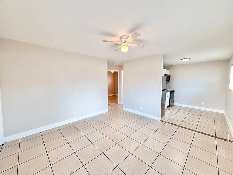 P (2347 Bayside St) — Photo 6