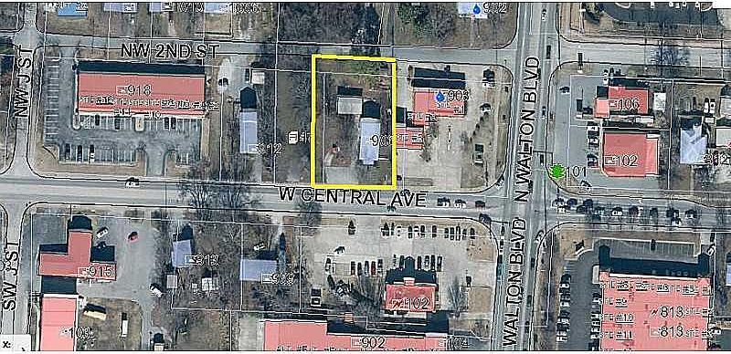 1st image of 906 W Central Ave