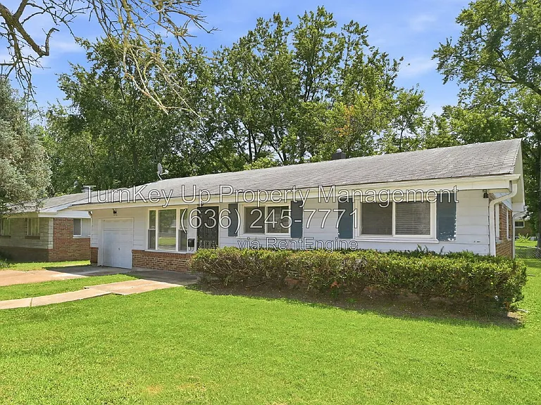 840 Lebon Dr — Photo 1