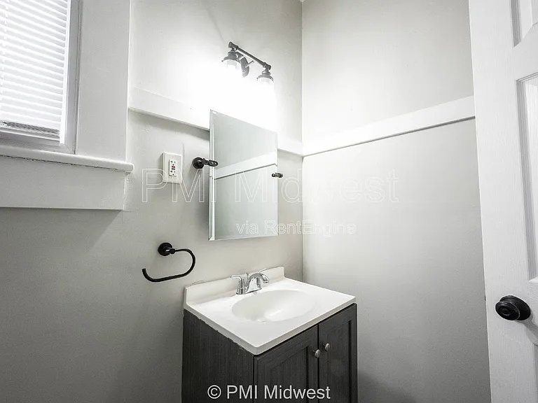 729 N Bosart Ave — Photo 16