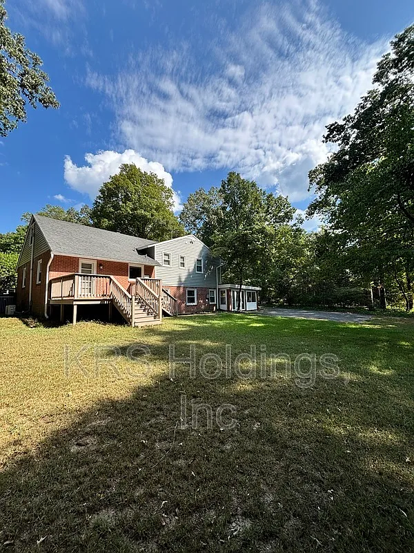 4 bed, 3.5 bath, 2272 sqft, $2,895 — Photo 4