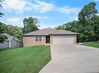 6 Saint Agnes Ln, Bella Vista, AR 72714