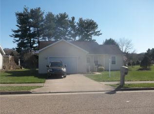 118 Bob Ed Harris Ave SW, New Philadelphia, OH 44663