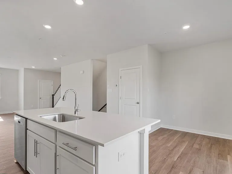 16502 Green Glade Dr — Photo 11