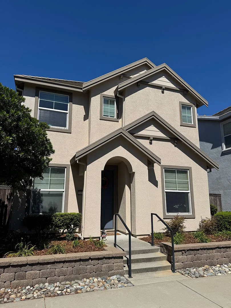 Nice 2 Story West Roseville Home! — Photo 3
