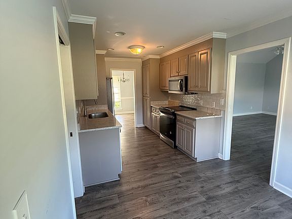 3rd image of 203 Bruce Meadow Rd