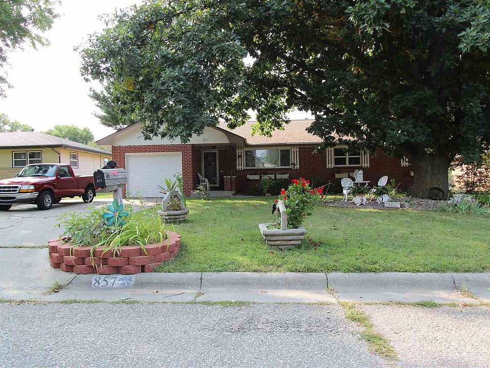 1st image of 857 Cypress St