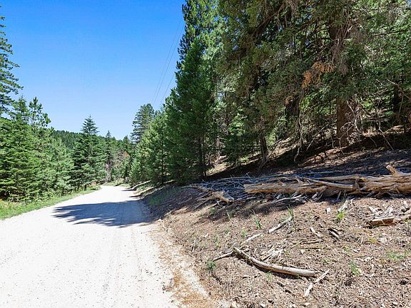 3rd image of 121 Young Canyon Rd