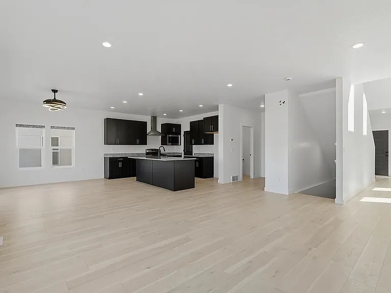 915 N Evelyn St — Photo 10