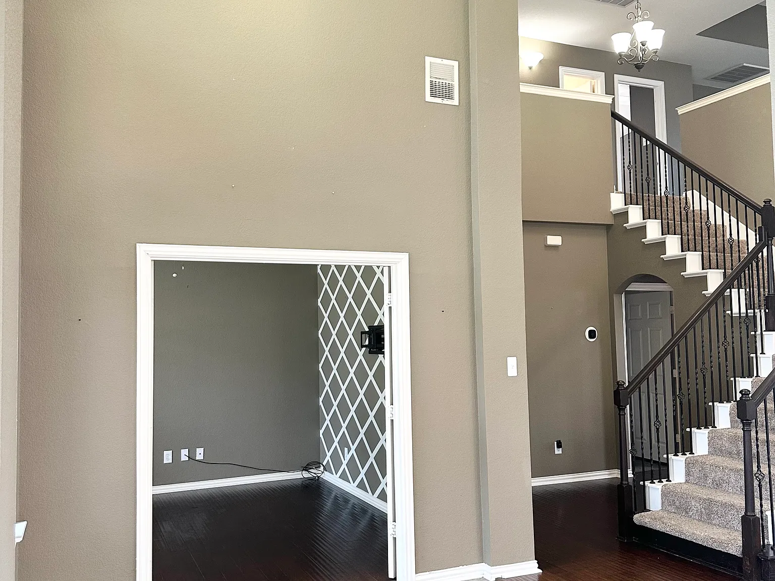4 bed, 3.5 bath, 3326 sqft, $3,400 — Photo 3