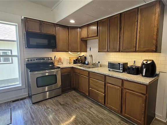 5th image of 408 W Peoria St