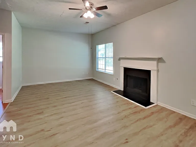 10851 Southshore Ct — Photo 4