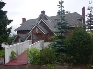 1703 41st Ave SW, Seattle, WA 98116