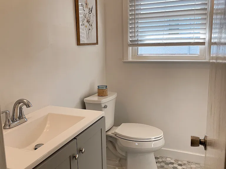 1401 E Mermaid Ln — Photo 8