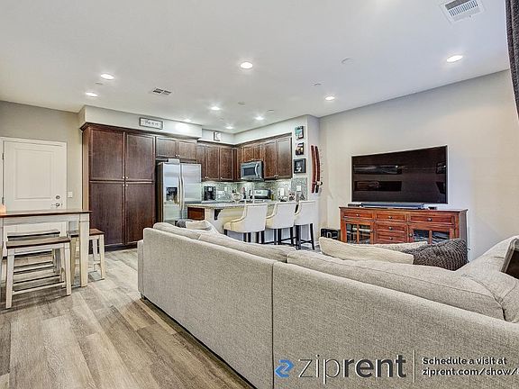 2nd image of 44068 Calle Luz
