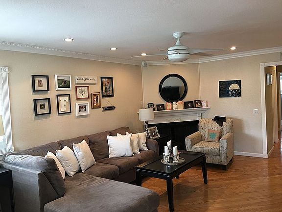 3rd image of 248 E Briardale Ave #4