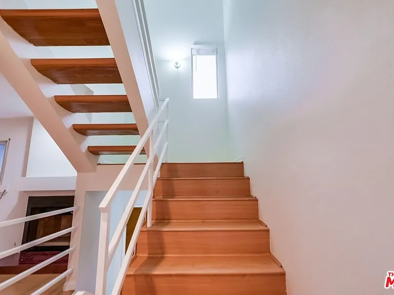 1077 W Kensington Rd #3 — Photo 33