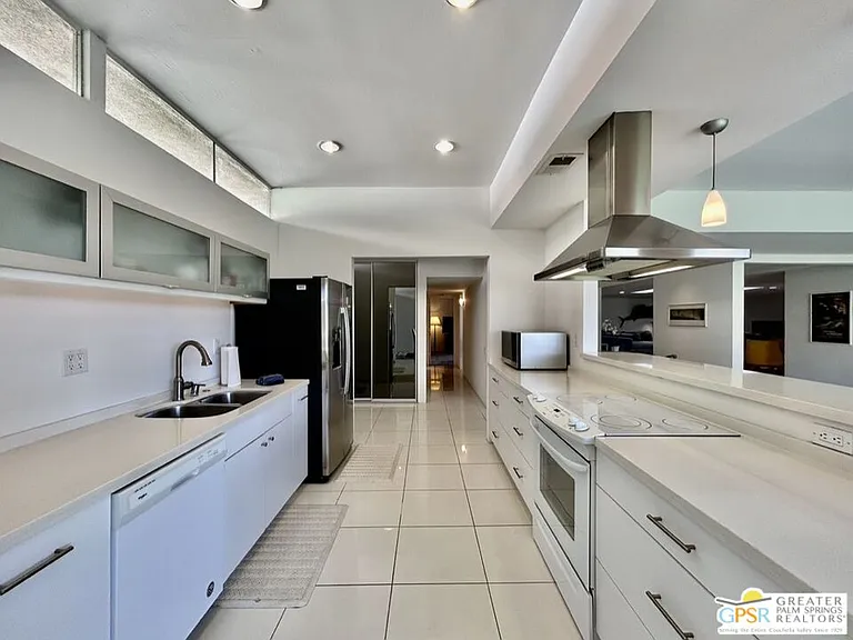197 Desert Lakes Dr — Photo 6