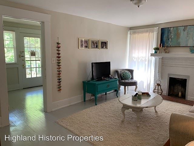 2nd image of 1420 33rd St S APT 4