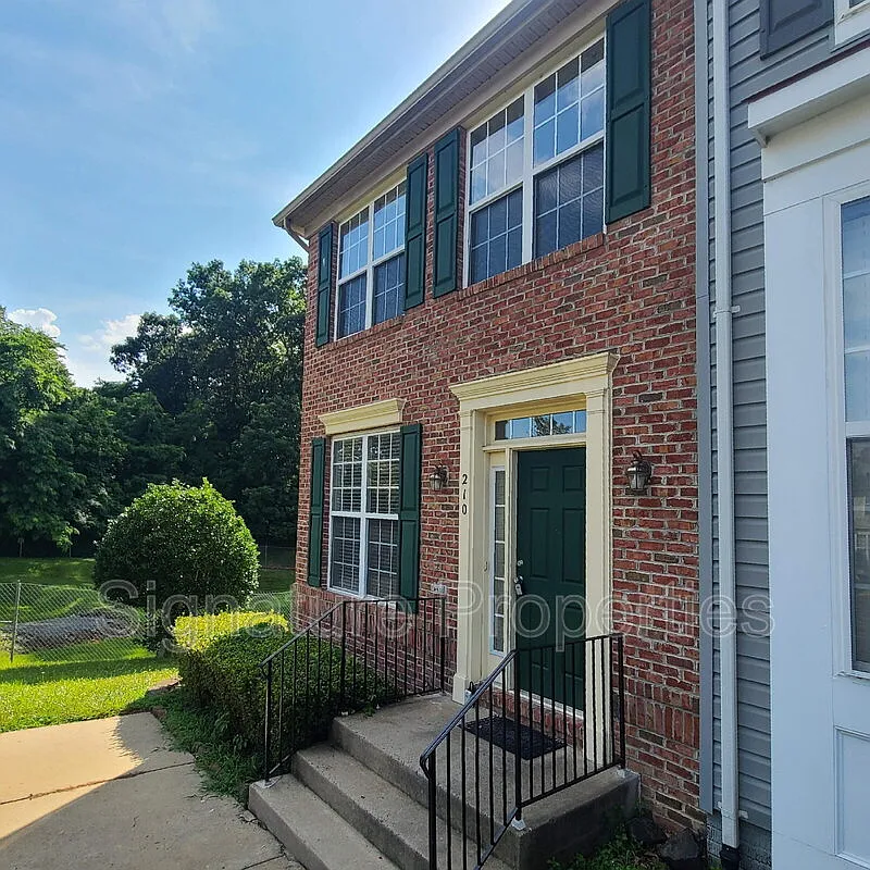 3 bed, 3.5 bath, 2386 sqft, $2,550 — Photo 1