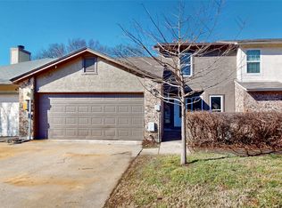 1613 Willow Ln, Euless, TX 76039
