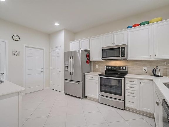 4th image of 13908 Alafaya St