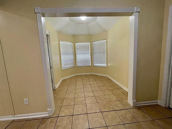 5th image of 14911 Hickorytex Dr