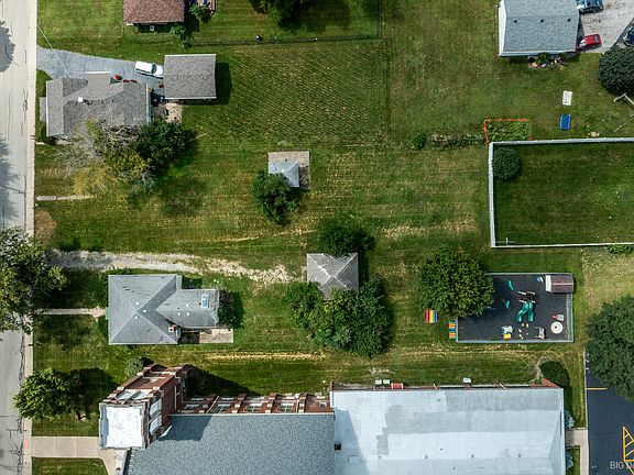 3rd image of 11108 2nd St