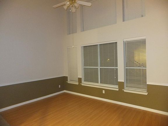 2nd image of 9857 Castlewood Dr