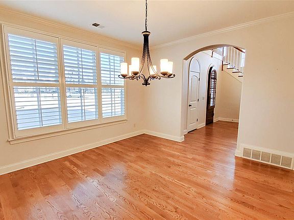 3rd image of 265 Cottonwood Dr