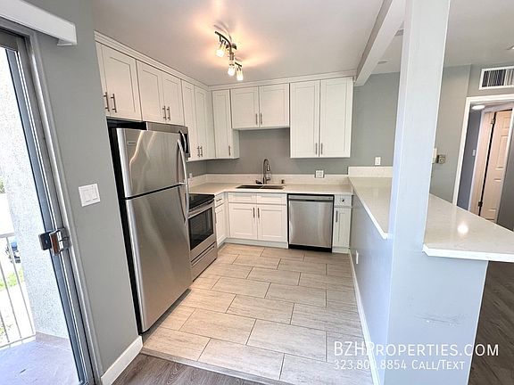 4th image of 326 S Serrano Ave #1