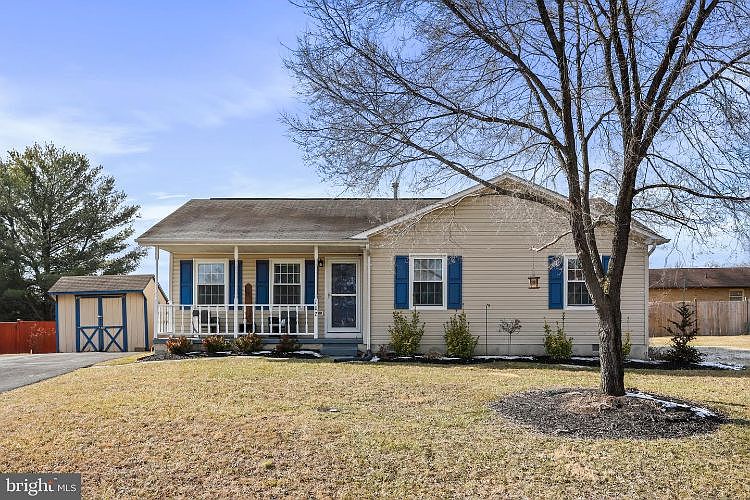 1st image of 102 Kingsland Ct