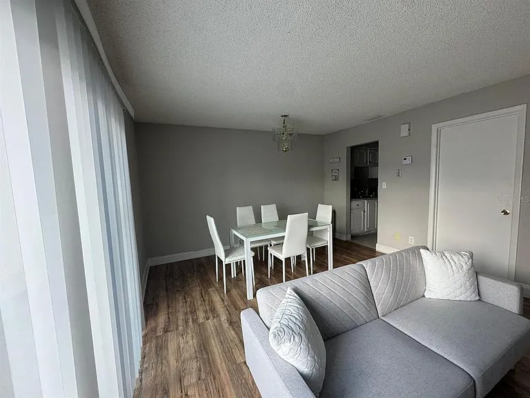 3035 George Mason Ave #D20 — Photo 11