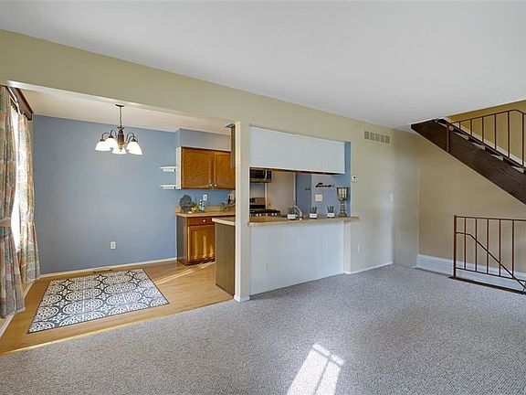 4th image of 335 Neptune Dr #109