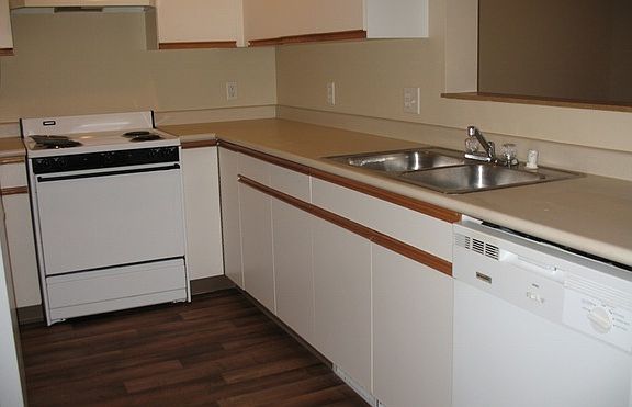 3rd image of 1520 Cooley St APT 3