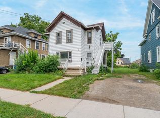24 W 10th Ave, Oshkosh, WI 54902