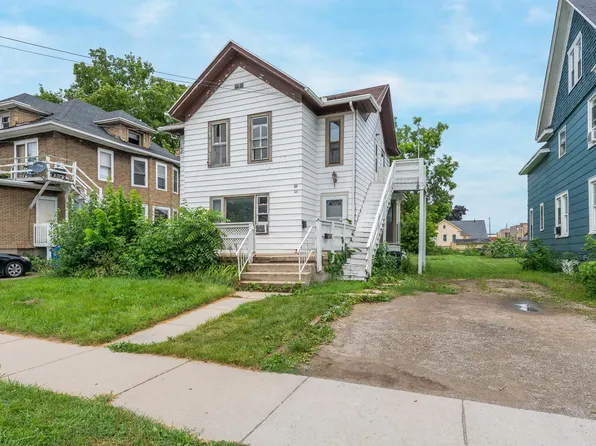 24 W 10th Ave, Oshkosh, WI 54902