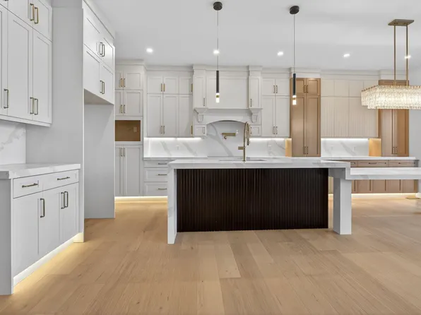 1926 Ainslie Link SW, Edmonton, AB T6W 2L9