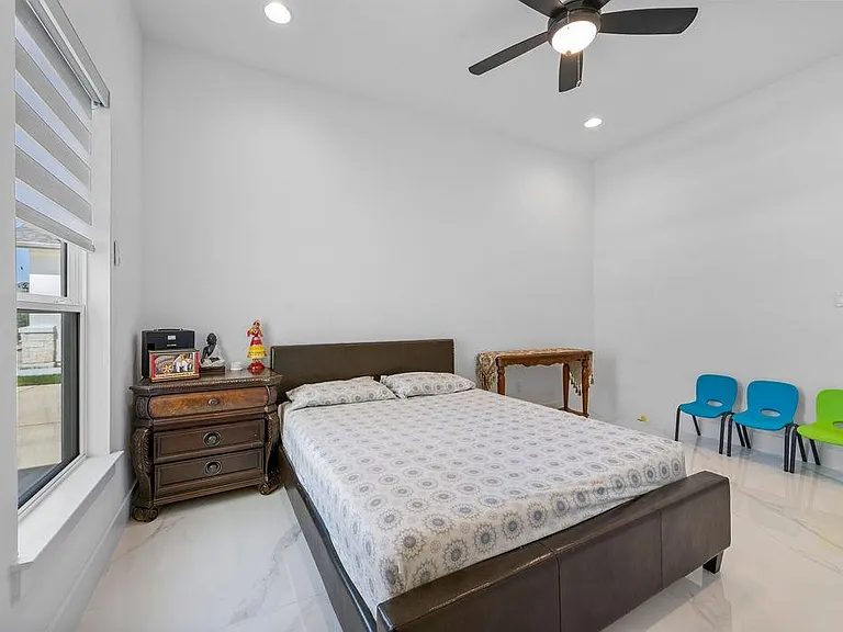 3304 Belted Galloway St — Photo 20