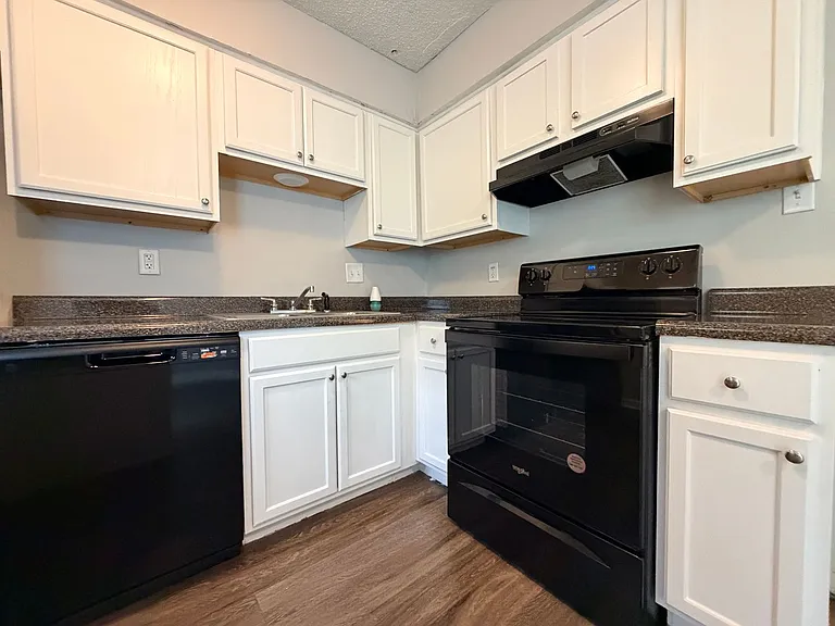 670 Hobbs Dr — Photo 14