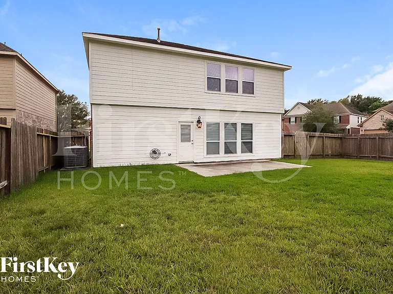 1018 Lamson Ct — Photo 15