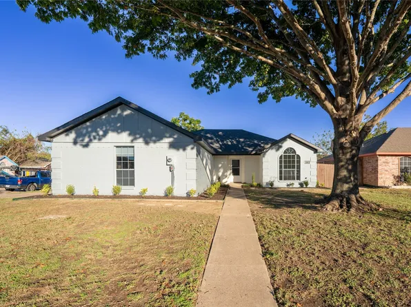 1500 Nightingale Ct, Desoto, TX 75115