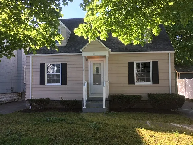 81 Meriden St photo 1