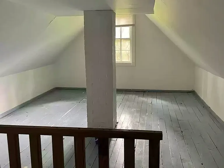 223 E Clara St — Photo 17