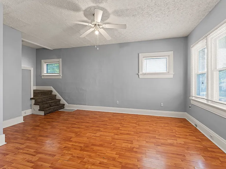 181 W Norman Ave — Photo 5