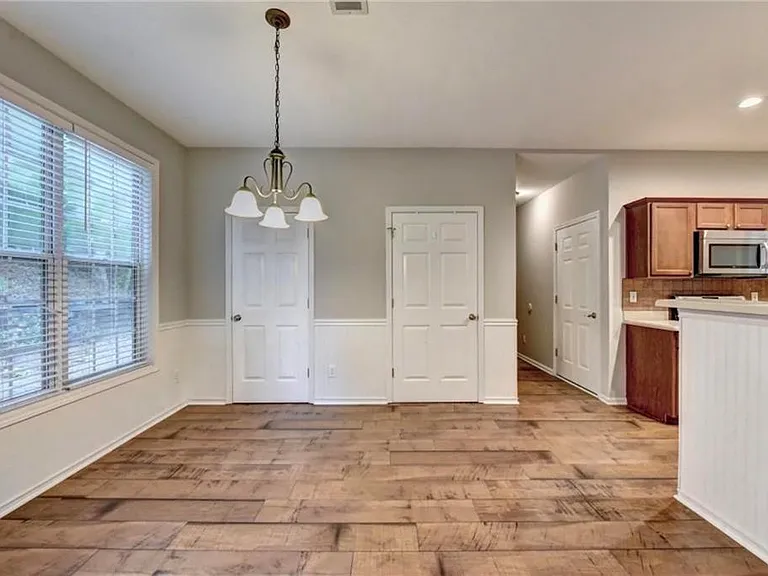 410 Ruby Forest Pkwy — Photo 9