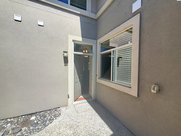 495 Columbia Point Dr — Photo 4