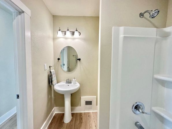 cedar-rapids-iowa-2055682336 picture