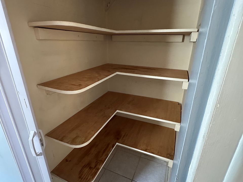 Kitchen pantry