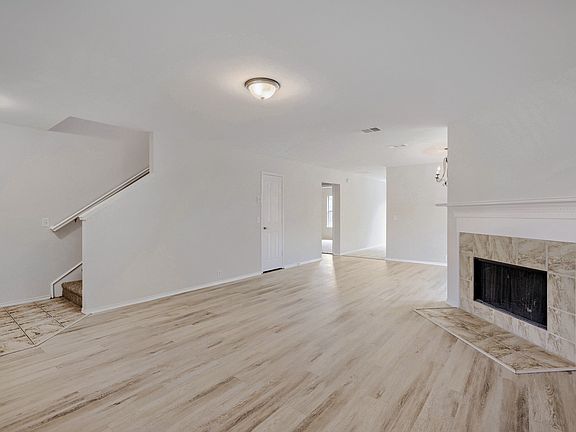 3rd image of 3103 Savoy Ct